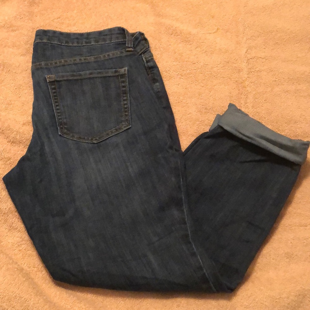 Gap dark wash capris